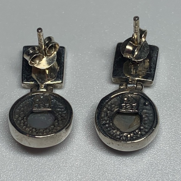 Silpada VERY RARE Petite Sterling Greek Key & Mother of Pearl Post Earrings - Picture 10 of 16